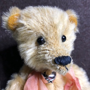 Gyuszkó-keménytalpas mohair mackó - művészet - más gyűjtemények - Meska.hu