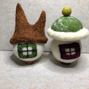 Gyapjú  manóházikó - művészet - más művészeti ág - Meska.hu