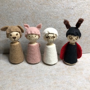 Filcbe öltöztetett fa ujjbáb állatok- gravírozott arcokkal - játék & sport - bábok - ujjbáb - Meska.hu