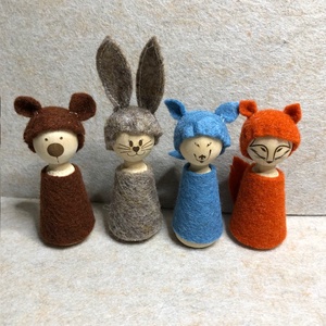 Filcbe öltöztetett fa ujjbáb állatok- gravírozott arcokkal - játék & sport - bábok - ujjbáb - Meska.hu