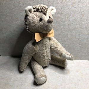 Süni-hordható bőrnyakkendővel - játék & sport - plüssállat & játékfigura - süni - Meska.hu