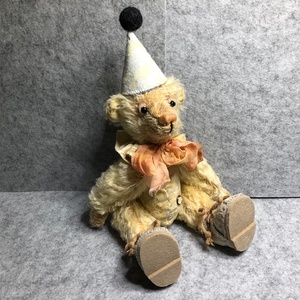 Enteriőr- Arany mackó, Művészet, Más művészeti ág, Baba-és bábkészítés, MESKA