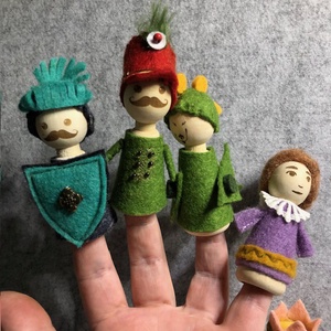 Fából készült öltöztetett ujjbábok - játék & sport - bábok - ujjbáb - Meska.hu