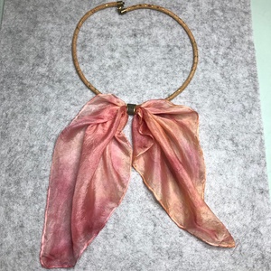 Parafa zsinór nyaklánc-kézzel festett selyemkendővel - ékszer - nyaklánc - nyakpánt, gallér - Meska.hu