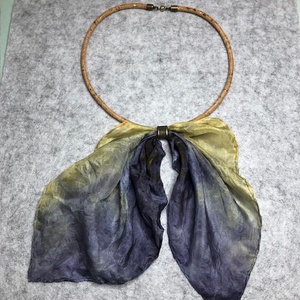 Parafa zsinór nyaklánc-kézzel festett selyemkendővel - ékszer - nyaklánc - nyakpánt, gallér - Meska.hu