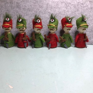 Magyar huszár- filcruhás fababa ujjbáb - Meska.hu