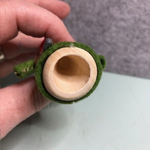 Magyar huszár- filcruhás fababa ujjbáb - játék & sport - bábok - ujjbáb - Meska.hu