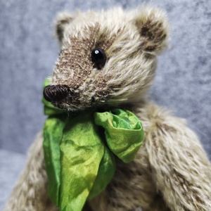 Tudor-mohair mackó - művészet - más gyűjtemények - Meska.hu
