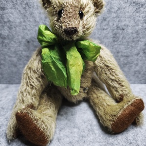 Tudor-mohair mackó - Meska.hu