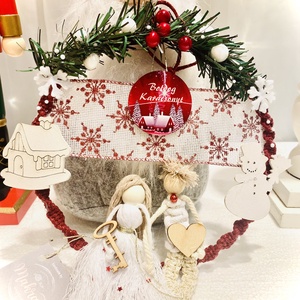 Makramé karácsonyi párocska - karácsony - karácsonyi lakásdekoráció - karácsonyi lakásdíszek - Meska.hu