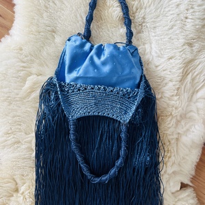 Egyedi makramé rojtos táska � bohém, kivehető belső zsákkal - táska & tok - kézitáska & válltáska - vállon átvethető táska - Meska.hu