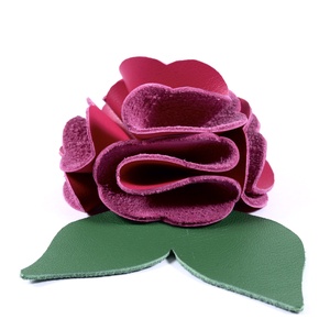 Rózsa kulcstartó bőrből (sötét magenta+zöld) - táska & tok - kulcstartó & táskadísz - kulcstartó - Meska.hu