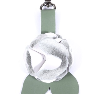 Rózsa kulcstartó bőrből (fehér+sötét pasztell zöld), Táska & Tok, Kulcstartó & Táskadísz, Kulcstartó, Bőrművesség, MESKA