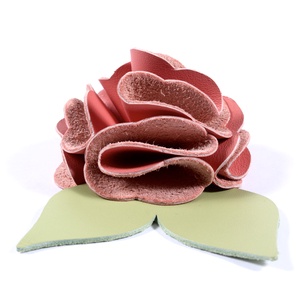 Rózsa kulcstartó bőrből (világos barack+fűzöld) - táska & tok - kulcstartó & táskadísz - kulcstartó - Meska.hu