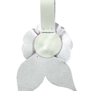 Rózsa kulcstartó bőrből (gyöngyházfényű+világos pasztell zöld) - táska & tok - kulcstartó & táskadísz - kulcstartó - Meska.hu