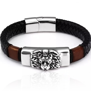 Lion férfi bőr karkötő - Meska.hu