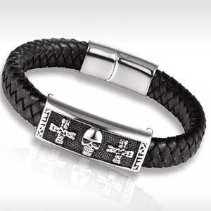 Koponyás karkötő kereszttel - ékszer - karkötő - karkötő medállal - Meska.hu