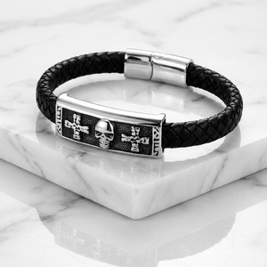 Koponyás karkötő kereszttel - ékszer - karkötő - karkötő medállal - Meska.hu