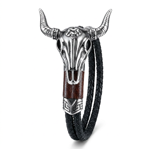 Bull bőr férfi karkötő - ékszer - karkötő - karkötő medállal - Meska.hu
