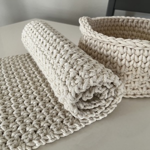 Horgolt kosár és asztali futó szett - otthon & életmód - dekoráció - asztal és polc dekoráció - dekorációs tál, tartó - Meska.hu