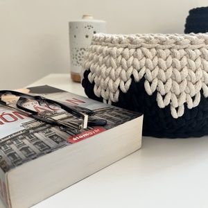 Kosár öblös alakú fekete-fehér, Otthon & Életmód, Dekoráció, Asztal és polc dekoráció, Dekorációs tál, tartó, Horgolás, MESKA