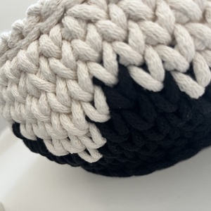 Kosár öblös alakú fekete-fehér - otthon & életmód - dekoráció - asztal és polc dekoráció - dekorációs tál, tartó - Meska.hu