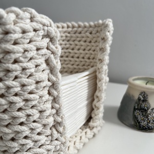 Horgolt álló papír zsebkendő tartó - otthon & életmód - dekoráció - asztal és polc dekoráció - dekorációs tál, tartó - Meska.hu