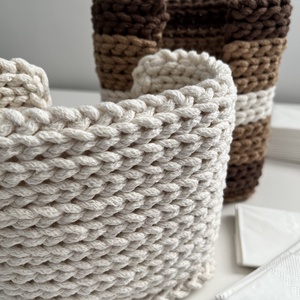 Horgolt álló papír zsebkendő tartó - otthon & életmód - dekoráció - asztal és polc dekoráció - dekorációs tál, tartó - Meska.hu