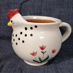 Tulipános tyúkocska bögre, Otthon & Életmód, Konyhafelszerelés, tálalás, Tálalás, Bögre & Csésze, Kerámia, Mindenmás, MESKA