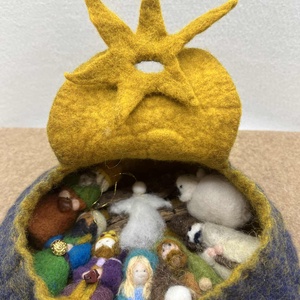 Betlehem - nemezelt - karácsony - karácsonyi lakásdekoráció - karácsonyi falu, házikó - Meska.hu