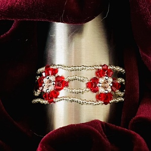 Derilla karkötő: 4 kód. - ékszer - karkötő - gyöngyös karkötő - Meska.hu