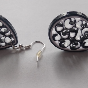 Elegáns vidámság - quilling technikával készült fülbevaló - ékszer - fülbevaló - lógó csepp fülbevaló - Meska.hu