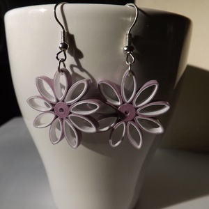 Lila-fehér virág - quilling technikával készült fülbevaló - ékszer - fülbevaló - lógó fülbevaló - Meska.hu