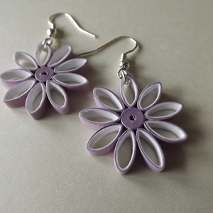 Lila-fehér virág - quilling technikával készült fülbevaló - ékszer - fülbevaló - lógó fülbevaló - Meska.hu