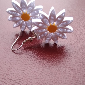Százszorszép - quilling technikával készült fülbevaló - ékszer - fülbevaló - lógó fülbevaló - Meska.hu