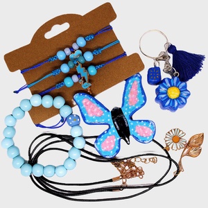 Kék női ajándékcsomag, Ékszer, Ékszerszett, Gyöngyfűzés, gyöngyhímzés, Gyurma, MESKA