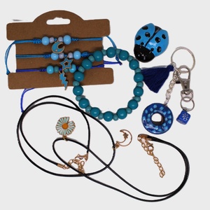 Kék katicás női ajándékcsomag, Ékszer, Ékszerszett, Gyöngyfűzés, gyöngyhímzés, Gyurma, MESKA