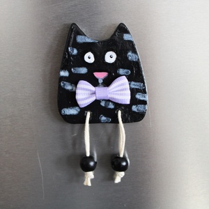 Foltos fekete cicás hűtőmágnes, Otthon & Életmód, Konyhafelszerelés, tálalás, Konyhai dekoráció, Hűtőmágnes, Gyurma, MESKA