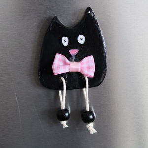 Fekete cicás hűtőmágnes, Otthon & Életmód, Konyhafelszerelés, tálalás, Konyhai dekoráció, Hűtőmágnes, Gyurma, MESKA