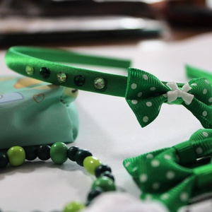 Zöld kislány hajbavaló ajándékszett - ruha & divat - hajdísz & hajcsat - hajráf & hajpánt - Meska.hu