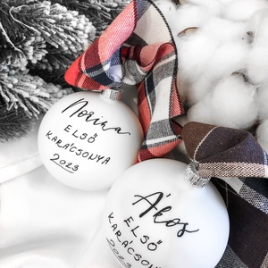 Kézzel írt karácsonyi matt hófehér üveggömb - Feliratos - Egyedi - Névre szóló, Karácsony, Karácsonyi lakásdekoráció, Karácsonyfadíszek, Üvegművészet, Fotó, grafika, rajz, illusztráció, MESKA