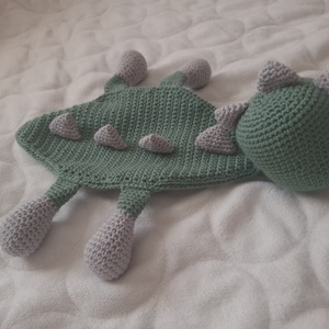 Dínós horgolt szundikendő, Játék & Sport, Plüssállat & Játékfigura, Plüss dínók, Horgolás, MESKA