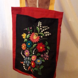 Vidám, piros-sárga tote bag, bevásárlótáska hímzett virágos zsebbel - táska & tok - bevásárlás & shopper táska - shopper, textiltáska, szatyor - Meska.hu