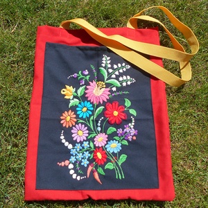 Vidám, piros-sárga tote bag, bevásárlótáska hímzett virágos zsebbel - táska & tok - bevásárlás & shopper táska - shopper, textiltáska, szatyor - Meska.hu