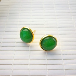 Zöld jade - 12mm-es, bedugós ásvány fülbevaló nemesacél alapban - ékszer - fülbevaló - pötty fülbevaló - Meska.hu