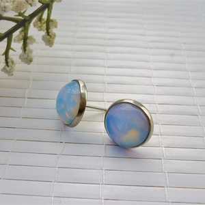 Opalit holdkő - 12 mm-es bedugós fülbevaló nemesacél alapban - ékszer - fülbevaló - pötty fülbevaló - Meska.hu