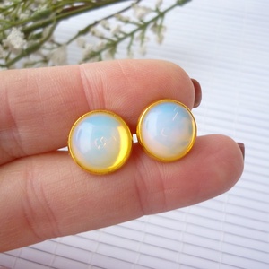 Opalit holdkő - 12 mm-es bedugós fülbevaló nemesacél alapban - ékszer - fülbevaló - pötty fülbevaló - Meska.hu