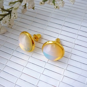 Opalit holdkő - 12 mm-es bedugós fülbevaló nemesacél alapban - ékszer - fülbevaló - pötty fülbevaló - Meska.hu