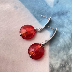 Tűzpiros muránói fülbevaló nemesacél akasztóval - ékszer - fülbevaló - lógó fülbevaló - Meska.hu