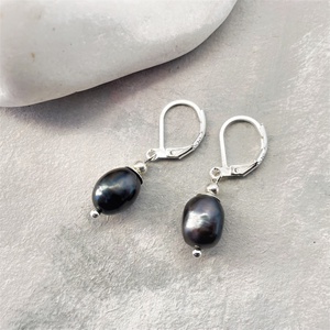 Blackberry - szürke lógós tenyésztett gyöngy fülbevaló sterling ezüst kasztóval - ékszer - fülbevaló - lógó fülbevaló - Meska.hu
